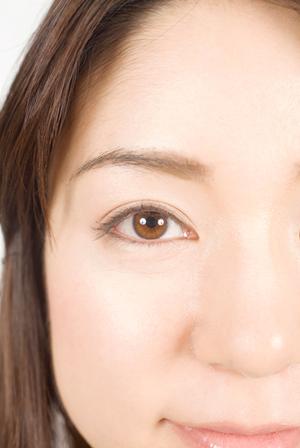 金箔化粧品でリュクスなスキンケアを